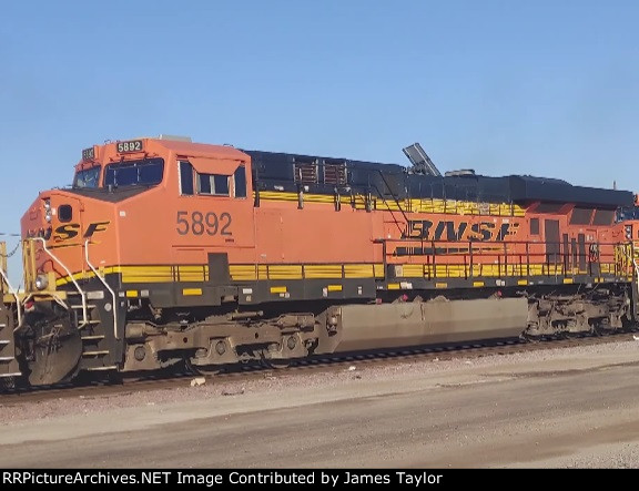 BNSF 5892